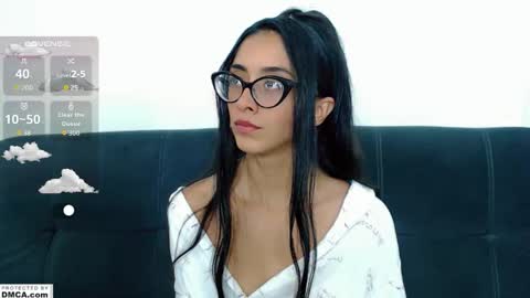 Snapshot of cutte_kitty_ chatting on 11/27/25, 11:45 miss ari online show from 11/27/25, 11:45