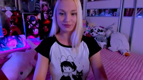 Snapshot of cuttie_ponyy chatting on 02/25/26, 09:24 Nora online show from 02/25/26, 09:24