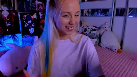 Snapshot of cuttie_ponyy chatting on 03/03/26, 09:21 Nora online show from 03/03/26, 09:21