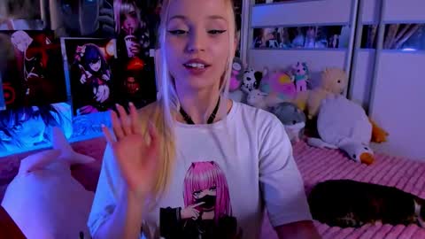 Snapshot of cuttie_ponyy chatting on 03/11/26, 09:32 Nora online show from 03/11/26, 09:32