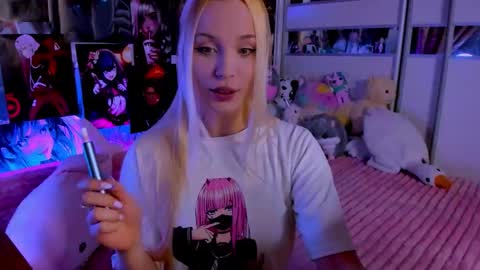 Snapshot of cuttie_ponyy chatting on 03/25/26, 09:21 Nora online show from 03/25/26, 09:21