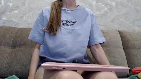 Snapshot of cuty_lucy chatting on 04/04/26, 07:55 Lucy online show from 04/04/26, 07:55