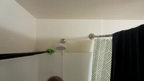 Snapshot of cvic2313 chatting on 11/10/25, 09:52 cvic2313 online show from 11/10/25, 09:52