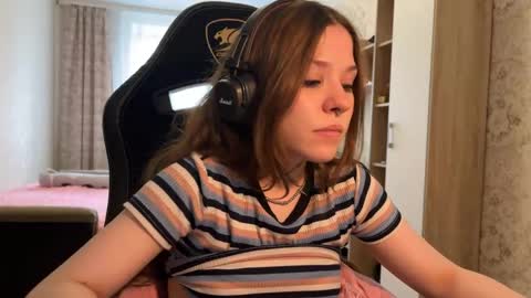 Snapshot of cyber_shawty chatting on 04/18/26, 01:59 cyber_shawty online show from 04/18/26, 01:59