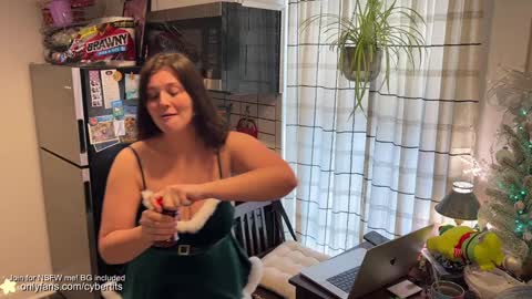 Snapshot of cyber_tits chatting on 12/26/24, 06:43 Katiya FREE OF online show from 12/26/24, 06:43