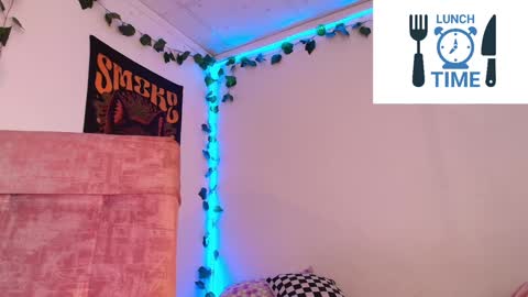 Snapshot of cybercami chatting on 12/18/24, 08:03 Camila online show from 12/18/24, 08:03