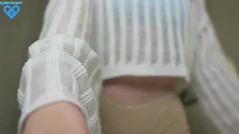 Snapshot of cyberheart_ chatting on 02/09/25, 02:29 EMILY online show from 02/09/25, 02:29