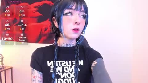 Snapshot of cyberia____________________ chatting on 11/26/25, 03:40 cel I am independent Help me reach 200 thumbs up uwu online show from 11/26/25, 03:40