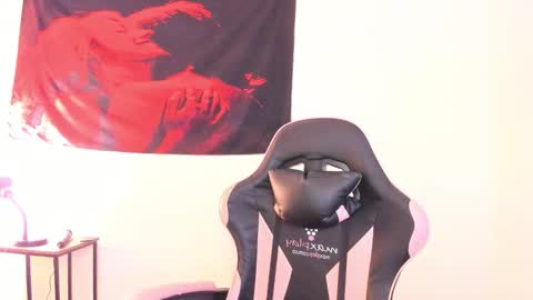 Snapshot of cyberia____________________ chatting on 02/19/26, 05:03 cel I am independent Help me reach 200 thumbs up uwu online show from 02/19/26, 05:03