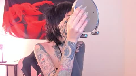 Snapshot of cyberia____________________ chatting on 03/20/26, 03:11 cel I am independent Help me reach 200 thumbs up uwu online show from 03/20/26, 03:11