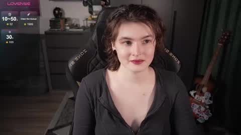 Helen Blossom online show from 07/17/26, 08:14
