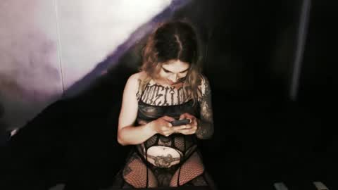 Nikki online show from 02/07/25, 02:19