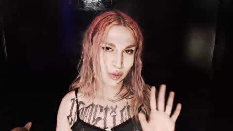 Nikki online show from 10/31/25, 12:22