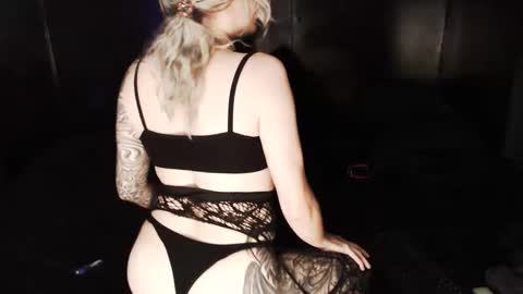 Snapshot of cybertrouble_ chatting on 03/09/26, 03:05 Nikki online show from 03/09/26, 03:05