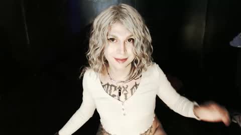 Snapshot of cybertrouble_ chatting on 03/18/26, 02:37 Nikki online show from 03/18/26, 02:37