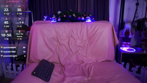 Snapshot of cyberxgoddess_ chatting on 12/29/24, 09:17 Lily Goddess online show from 12/29/24, 09:17