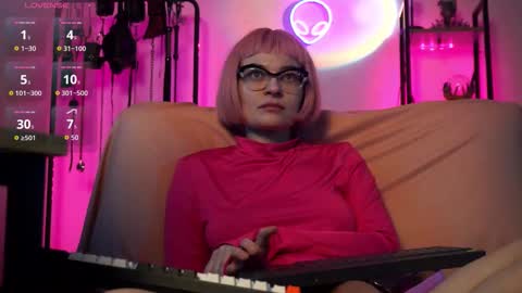 Snapshot of cyberxgoddess_ chatting on 11/26/25, 06:36 Lily Goddess online show from 11/26/25, 06:36