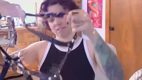 cyborgdyke online show from 10/31/25, 03:02