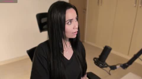 Snapshot of cyborgmuse chatting on 10/28/25, 07:23 cyborgmuse online show from 10/28/25, 07:23