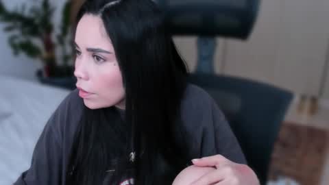 Snapshot of cyborgmuse chatting on 11/21/25, 03:11 cyborgmuse online show from 11/21/25, 03:11