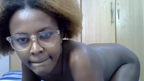 Snapshot of cynazy chatting on 09/18/25, 09:00 cynazy online show from 09/18/25, 09:00