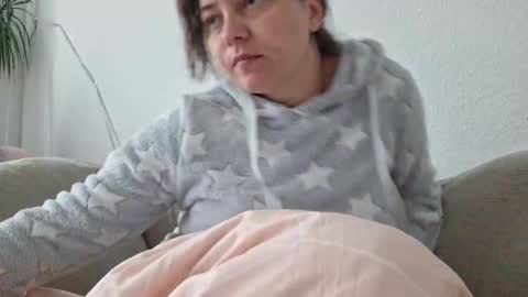 Cyndee Winter online show from 10/04/25, 11:52