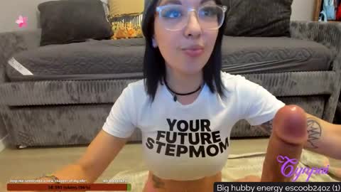 Snapshot of cynpai chatting on 04/24/26, 04:37 Cynpai online show from 04/24/26, 04:37