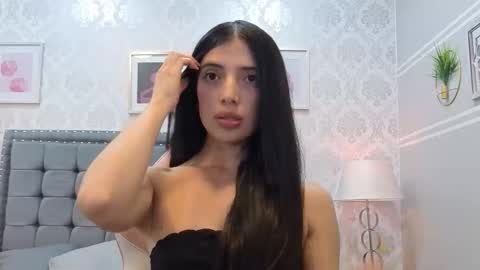 Snapshot of cynthia1fox chatting on 03/11/26, 05:02 Cynthia1fox online show from 03/11/26, 05:02