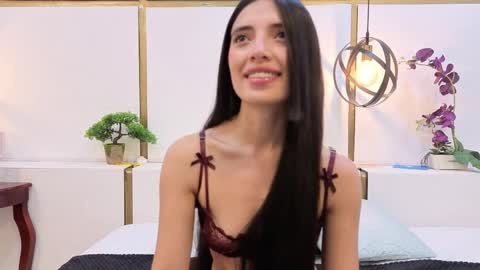 Snapshot of cynthia1fox chatting on 04/07/26, 02:01 Cynthia1fox online show from 04/07/26, 02:01