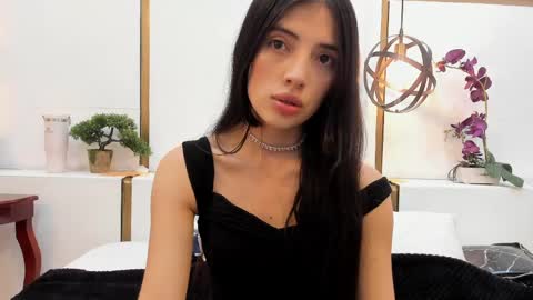 Snapshot of cynthia1fox chatting on 04/14/26, 02:06 Cynthia1fox online show from 04/14/26, 02:06