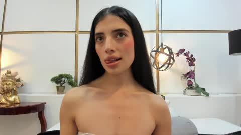 Snapshot of cynthia1fox chatting on 04/22/26, 03:20 Cynthia1fox online show from 04/22/26, 03:20