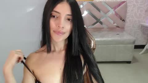 CINTIA ARAUJO online show from 11/25/25, 03:28