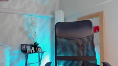 Snapshot of cyntia_adams chatting on 02/16/25, 03:48 cyntia_adams online show from 02/16/25, 03:48