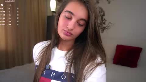 Isabella online show from 09/28/25, 01:33