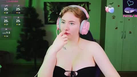 Snapshot of d0nna_ chatting on 11/30/25, 05:17 Donna online show from 11/30/25, 05:17