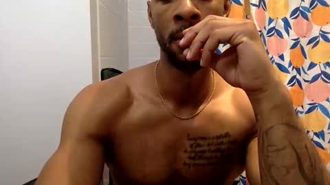 Snapshot of d33d667696 chatting on 10/30/25, 01:18 Dday2 online show from 10/30/25, 01:18