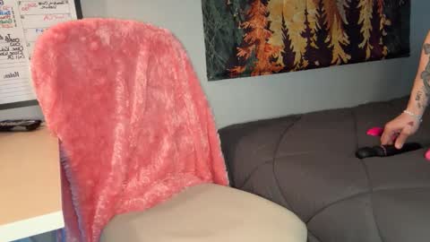 Snapshot of d3luluxx chatting on 03/11/26, 10:10 d3luluxx online show from 03/11/26, 10:10