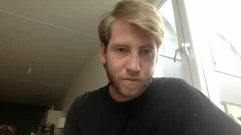 d3nnis_123 online show from 10/02/25, 08:10