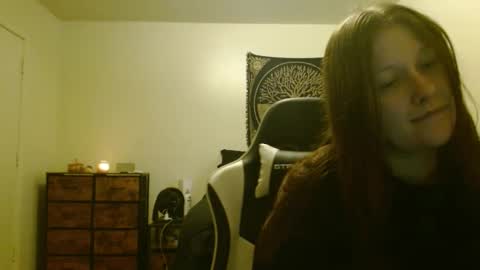 Snapshot of d_a_i_s_y chatting on 12/10/24, 05:00 Daisy online show from 12/10/24, 05:00