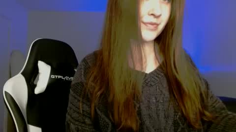 Snapshot of d_a_i_s_y chatting on 02/23/25, 07:22 Daisy online show from 02/23/25, 07:22