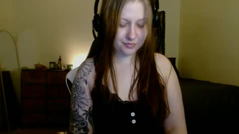 Snapshot of d_a_i_s_y chatting on 03/12/25, 10:16 Daisy online show from 03/12/25, 10:16