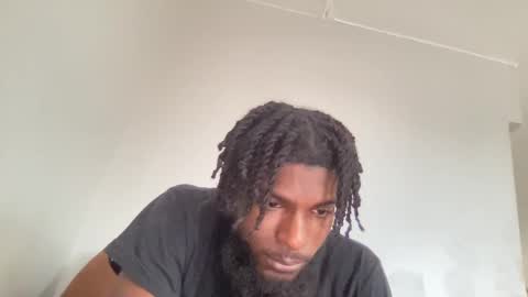 Snapshot of d_n_a_69 chatting on 12/27/24, 05:16 d_n_a_69 online show from 12/27/24, 05:16