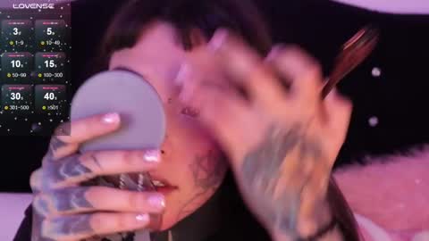 Snapshot of daarlene chatting on 02/21/25, 12:16 Darlene online show from 02/21/25, 12:16