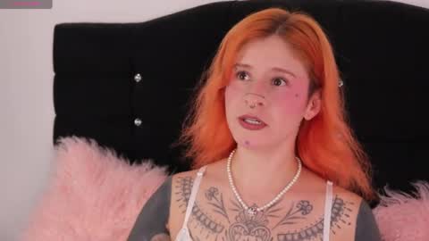 Snapshot of daarlene chatting on 04/12/26, 09:42 Darlene online show from 04/12/26, 09:42