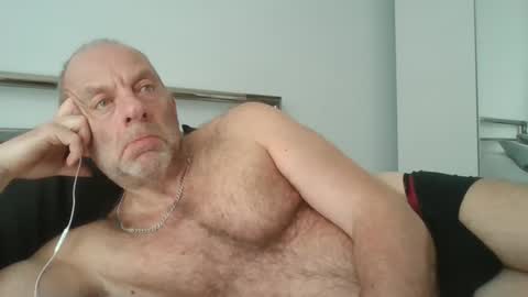 Snapshot of dab2912 chatting on 04/17/26, 04:21 dab2912 online show from 04/17/26, 04:21