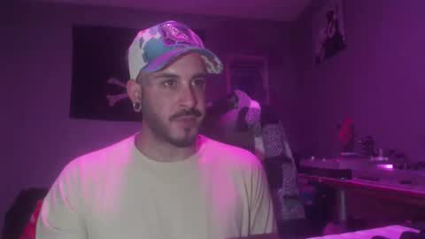 Snapshot of dabirdfree chatting on 09/13/25, 06:18 Destroyer online show from 09/13/25, 06:18