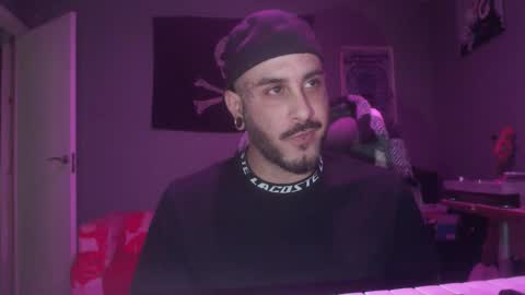 Snapshot of dabirdfree chatting on 10/01/25, 11:00 Destroyer online show from 10/01/25, 11:00