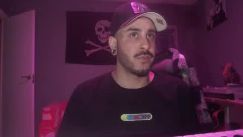 Snapshot of dabirdfree chatting on 10/13/25, 07:36 Destroyer online show from 10/13/25, 07:36