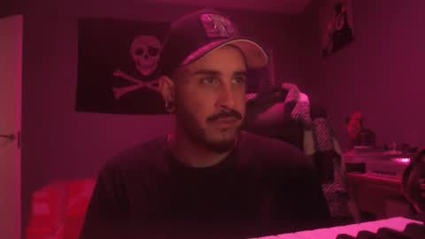 Snapshot of dabirdfree chatting on 10/17/25, 06:54 Destroyer online show from 10/17/25, 06:54