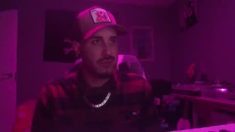 Snapshot of dabirdfree chatting on 11/23/25, 03:39 Destroyer online show from 11/23/25, 03:39